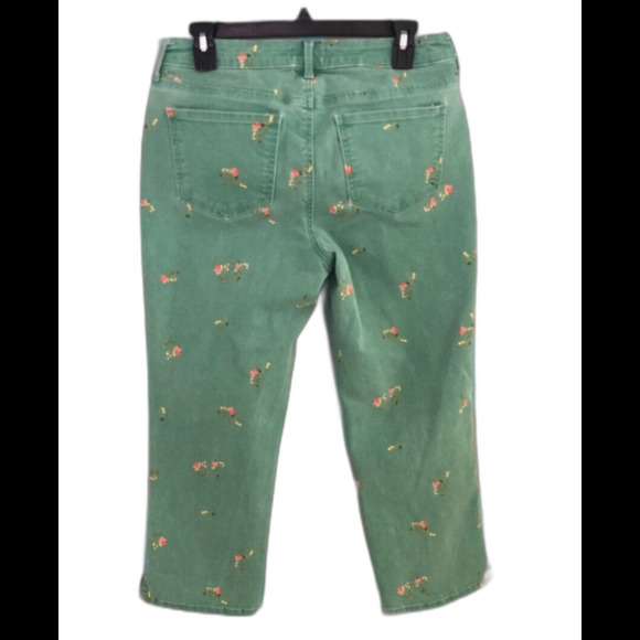NYDJ PRINT GREEN  6 / 28 FLORAL FLOWER CROP CAPRI MID RISE - Picture 2 of 13